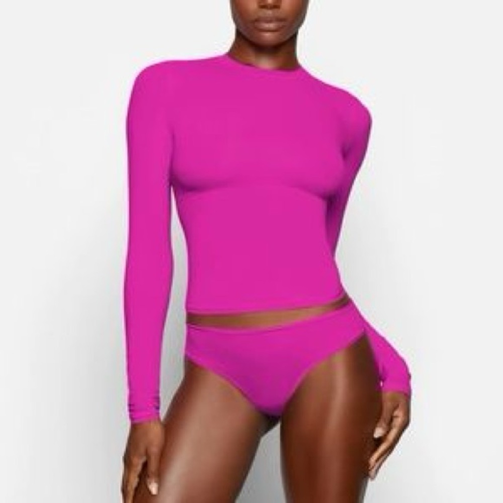 SKIMS Smoothing Seamless Long Sleeve T-Shirt Top Fuchsia Pink XS new
